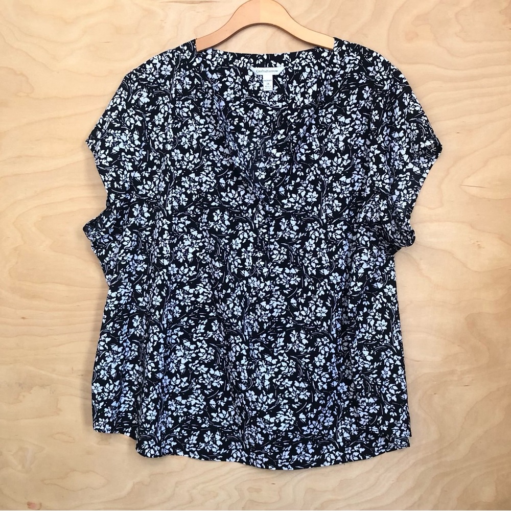 Croft & Barrow Black and White Floral Popover Blouse V Neck Womens 3X.